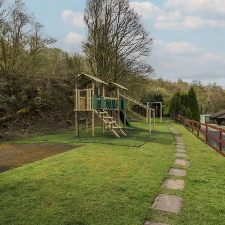 4 Апартаменты *