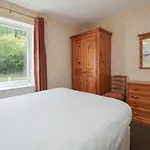 4 Apartment *