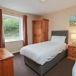4 Apartment *